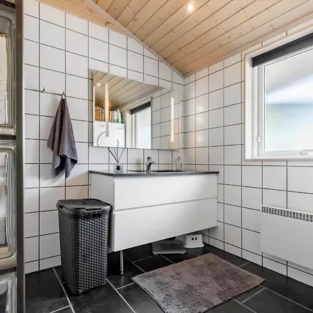 84256-ronde-strandvejen-108 Feriehus