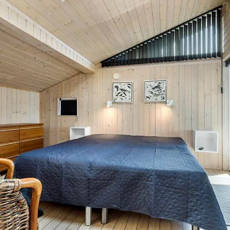 84256-ronde-strandvejen-108 Semesterbostad Rønde